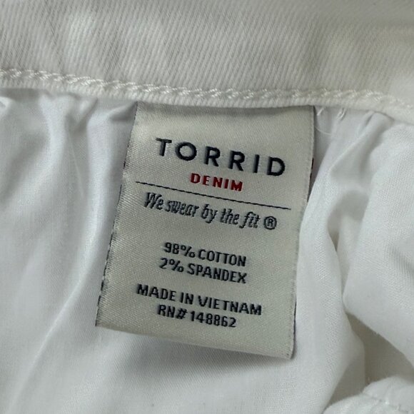 Torrid Boyfriend Jeans Distressed White Wash 24R - Picture 12 of 15